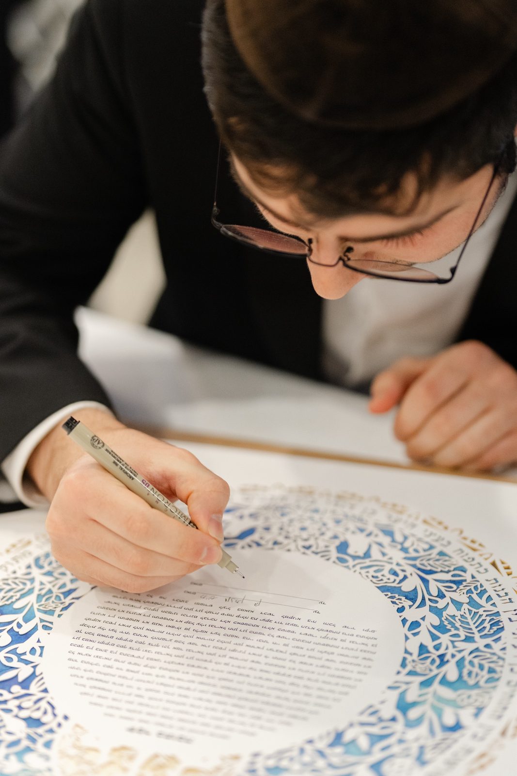 Signing the ketubah