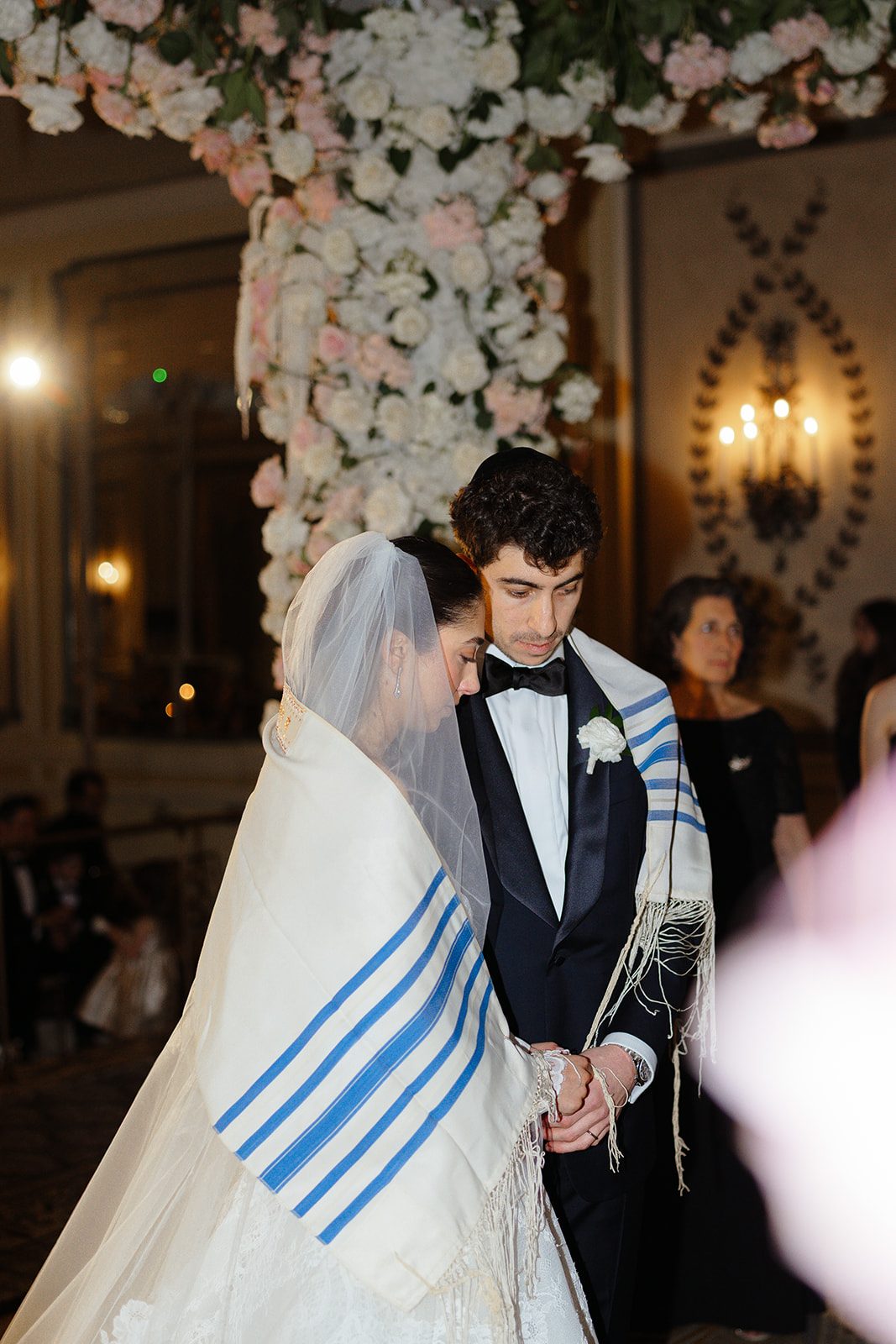 The rabbi&rsquo;s blessing under the chuppah