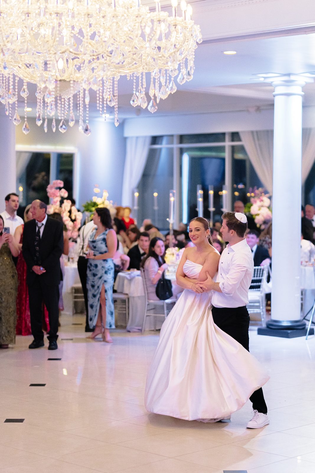 Maayan and Jon&rsquo;s first dance