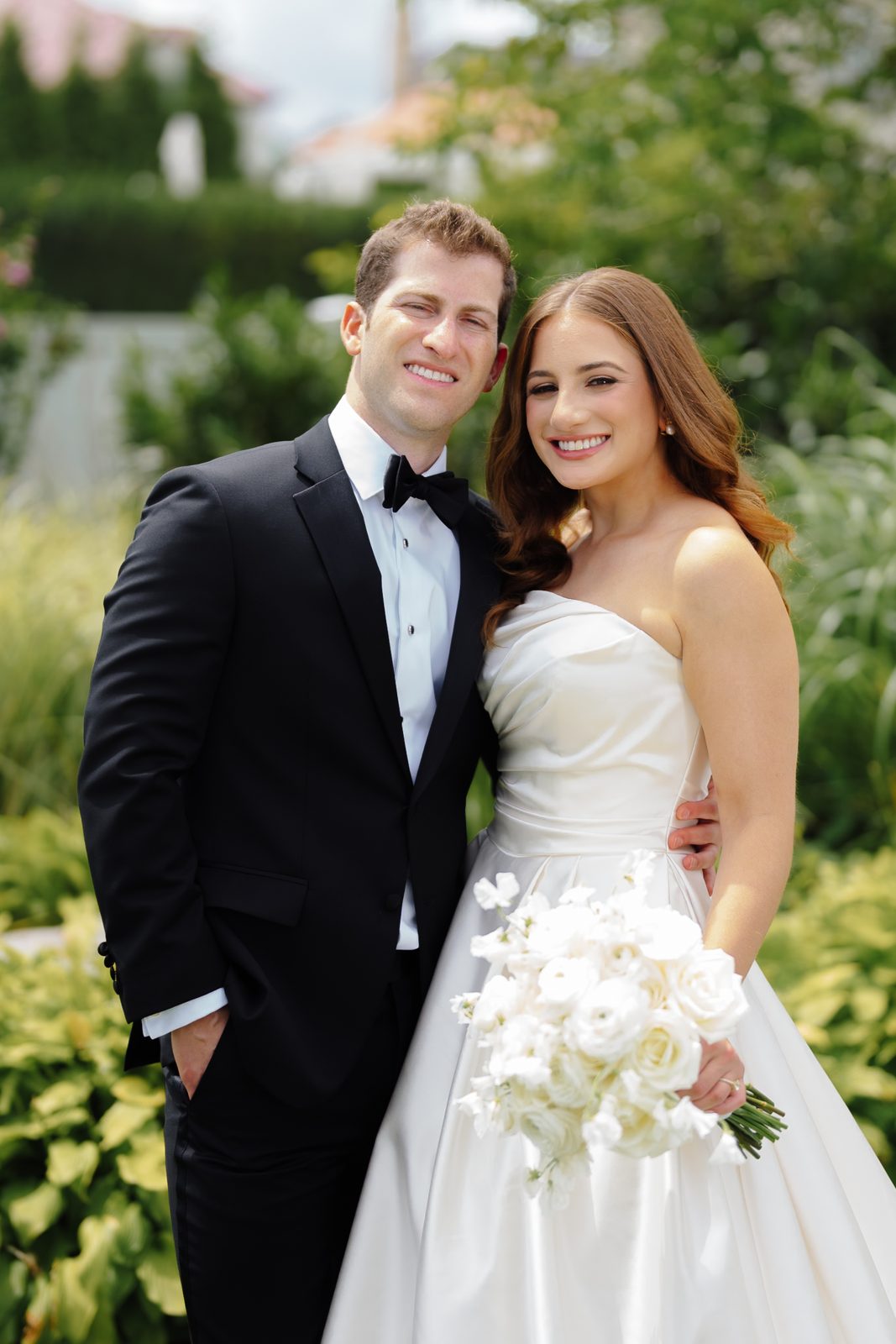 Maayan and Jon, formal portrait at Greentree Country Club, New Rochelle NY