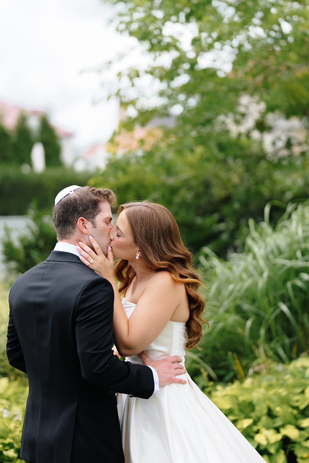 A kiss after the first look at Greentree Country Club, New Rochelle NY