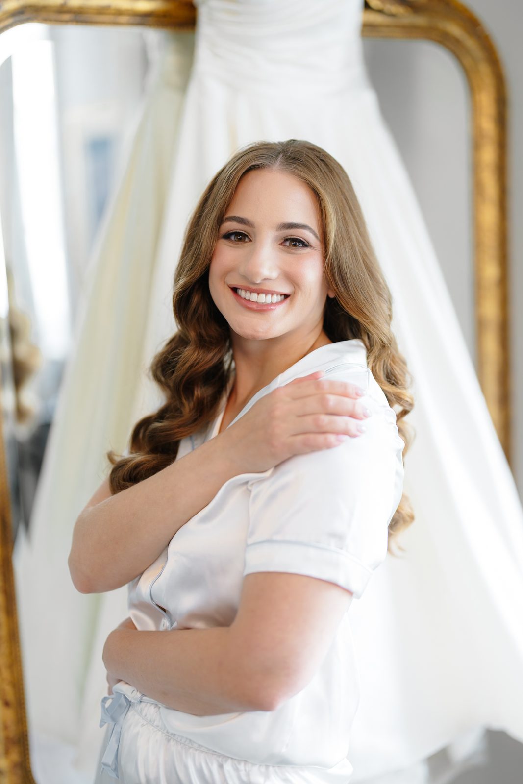 Maayan getting ready on the morning of her Greentree Country Club wedding