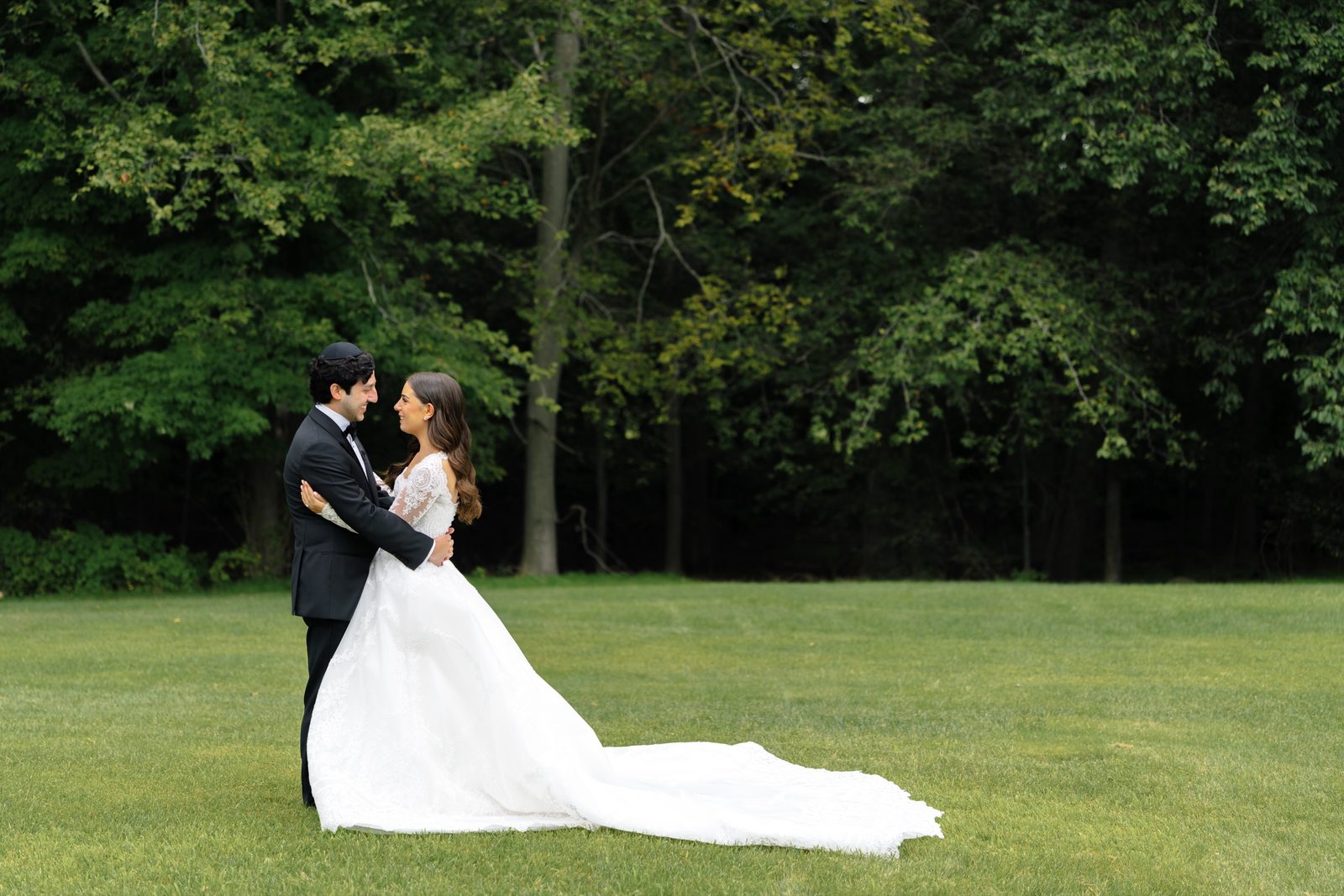 Tommi and Zach on the lawn