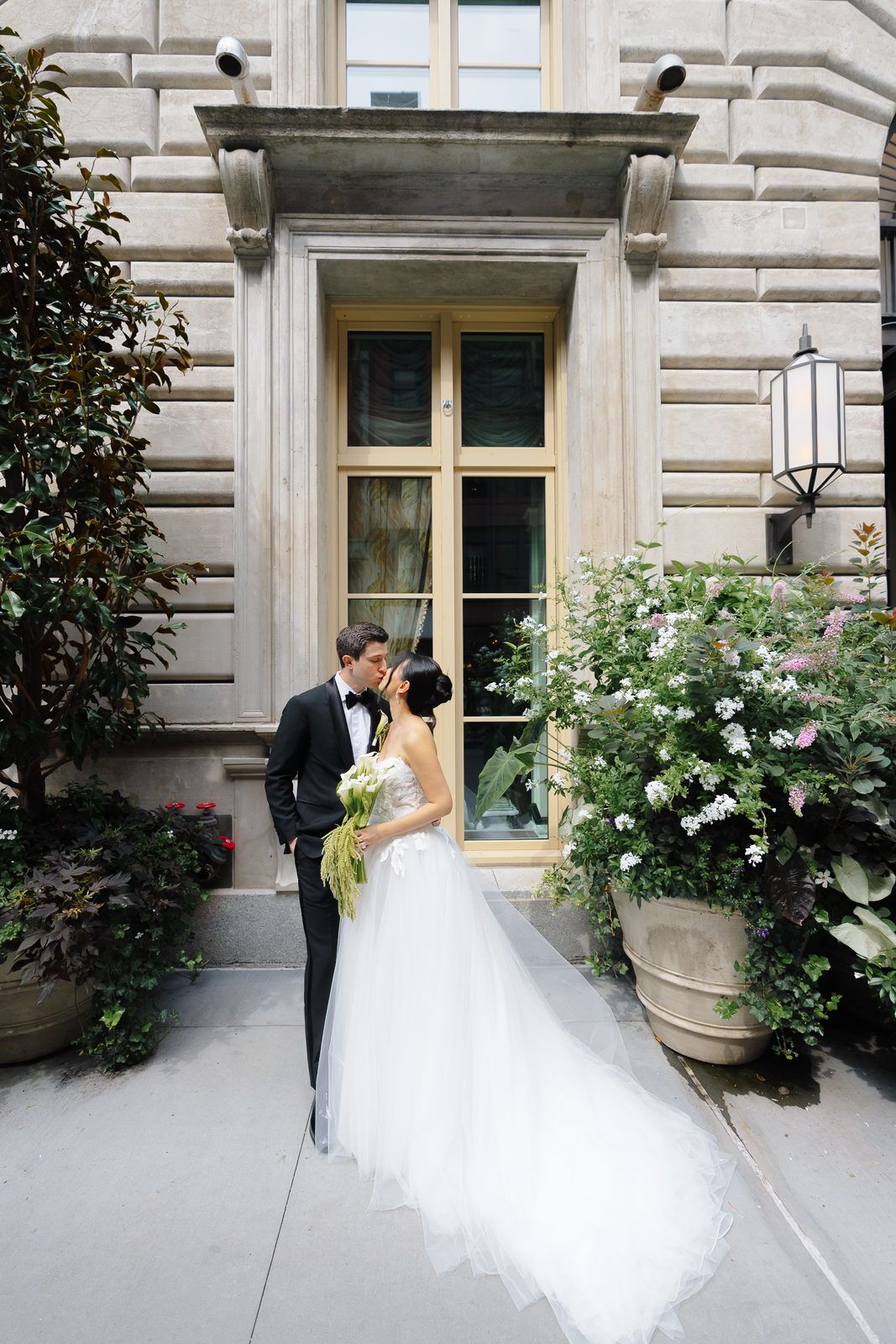 Family portraits at a Le Jardin sur Madison rooftop wedding