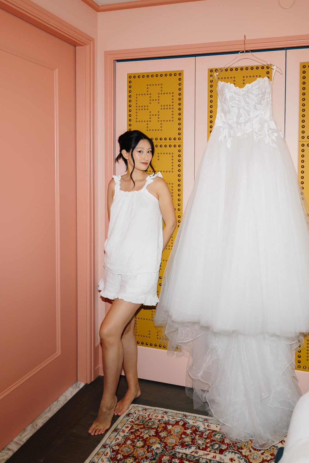 Getting ready at The Fifth Avenue Hotel before a Le Jardin sur Madison wedding