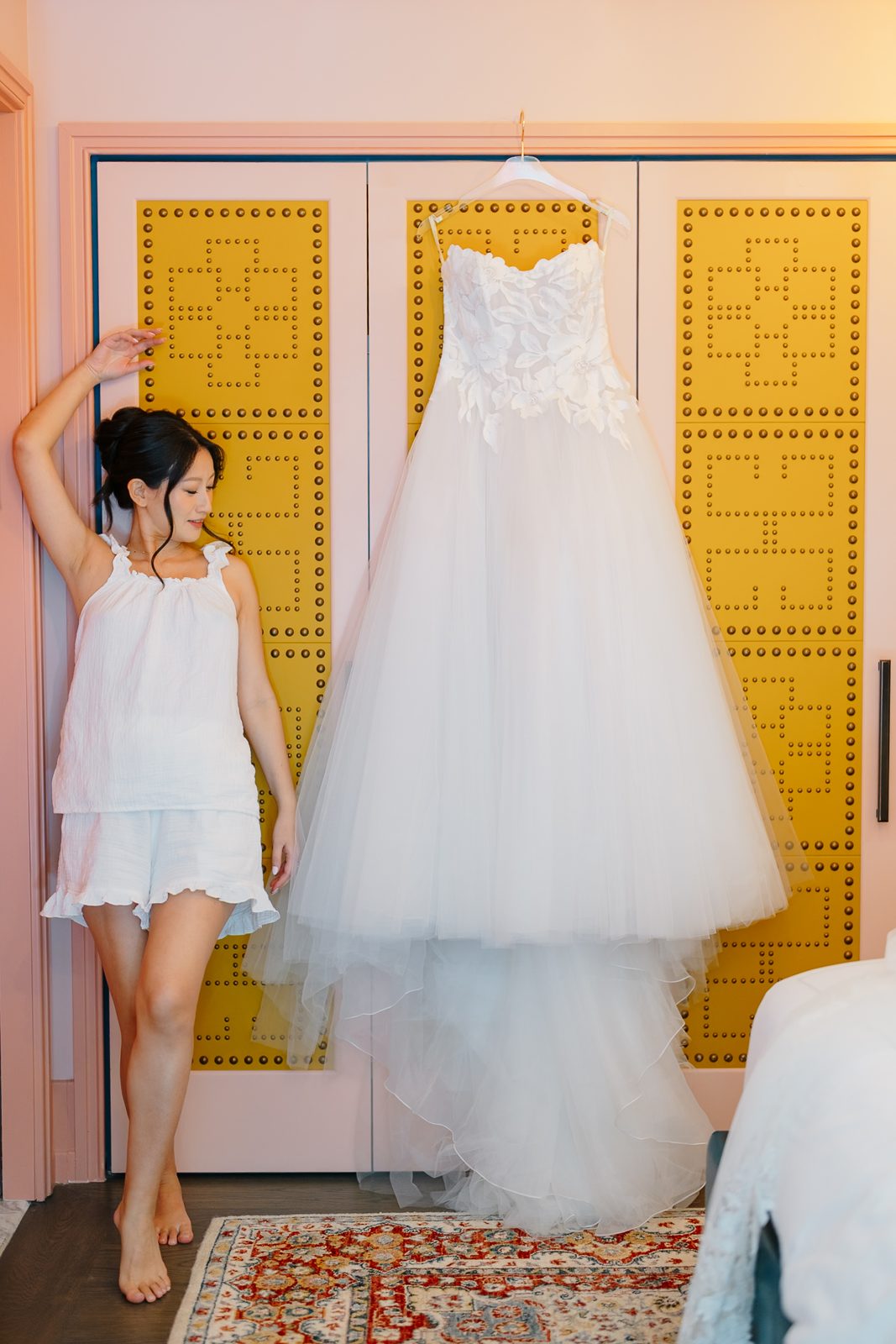 Getting ready at The Fifth Avenue Hotel before a Le Jardin sur Madison wedding
