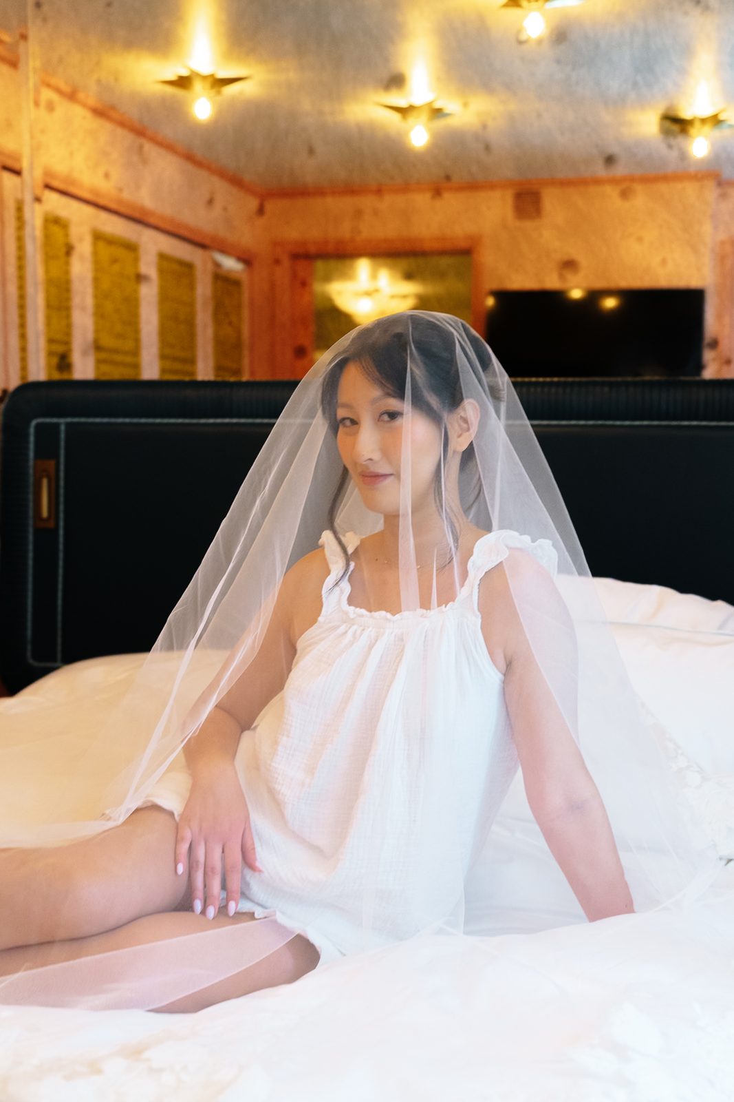 Getting ready at The Fifth Avenue Hotel before a Le Jardin sur Madison wedding