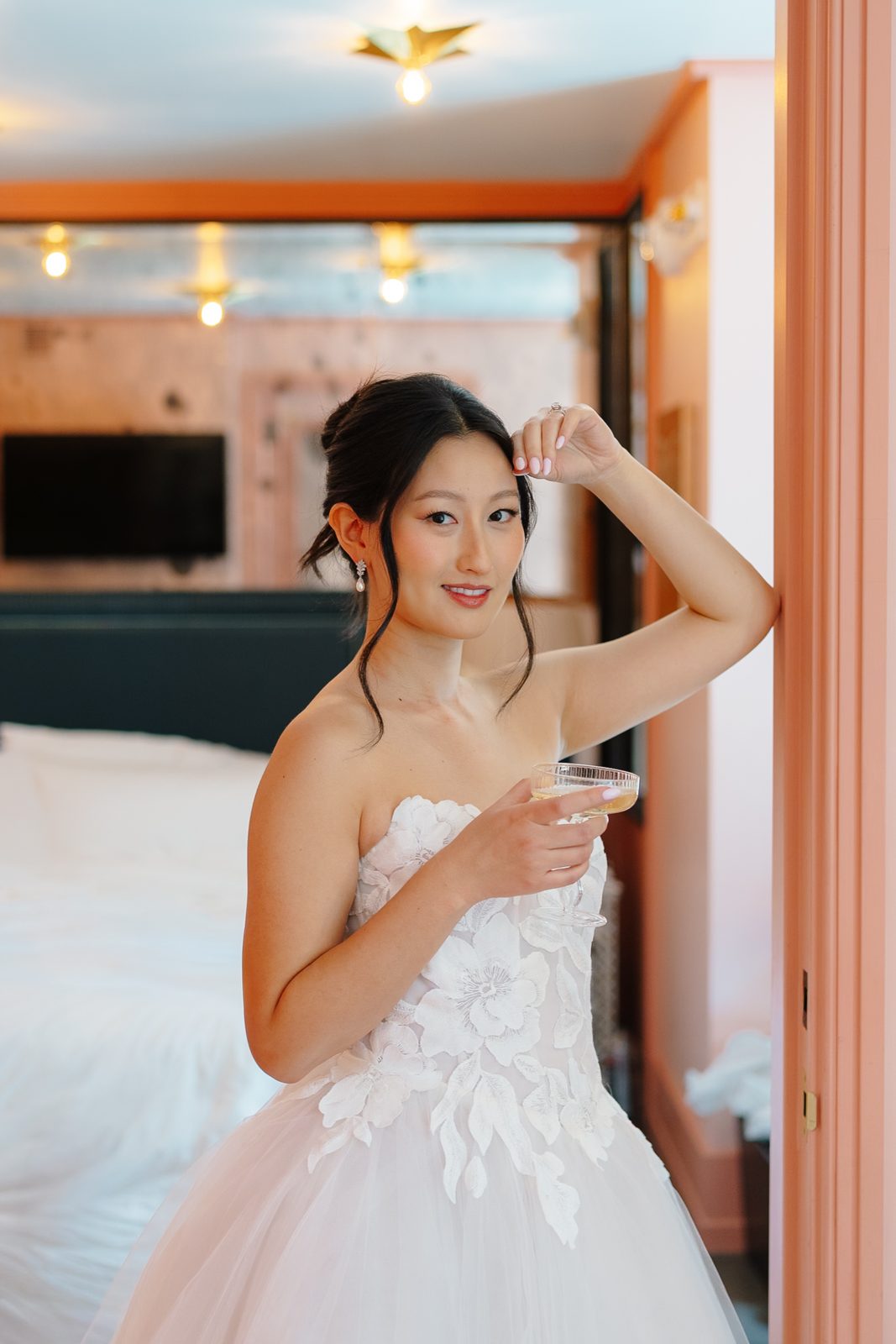 Getting ready at The Fifth Avenue Hotel before a Le Jardin sur Madison wedding