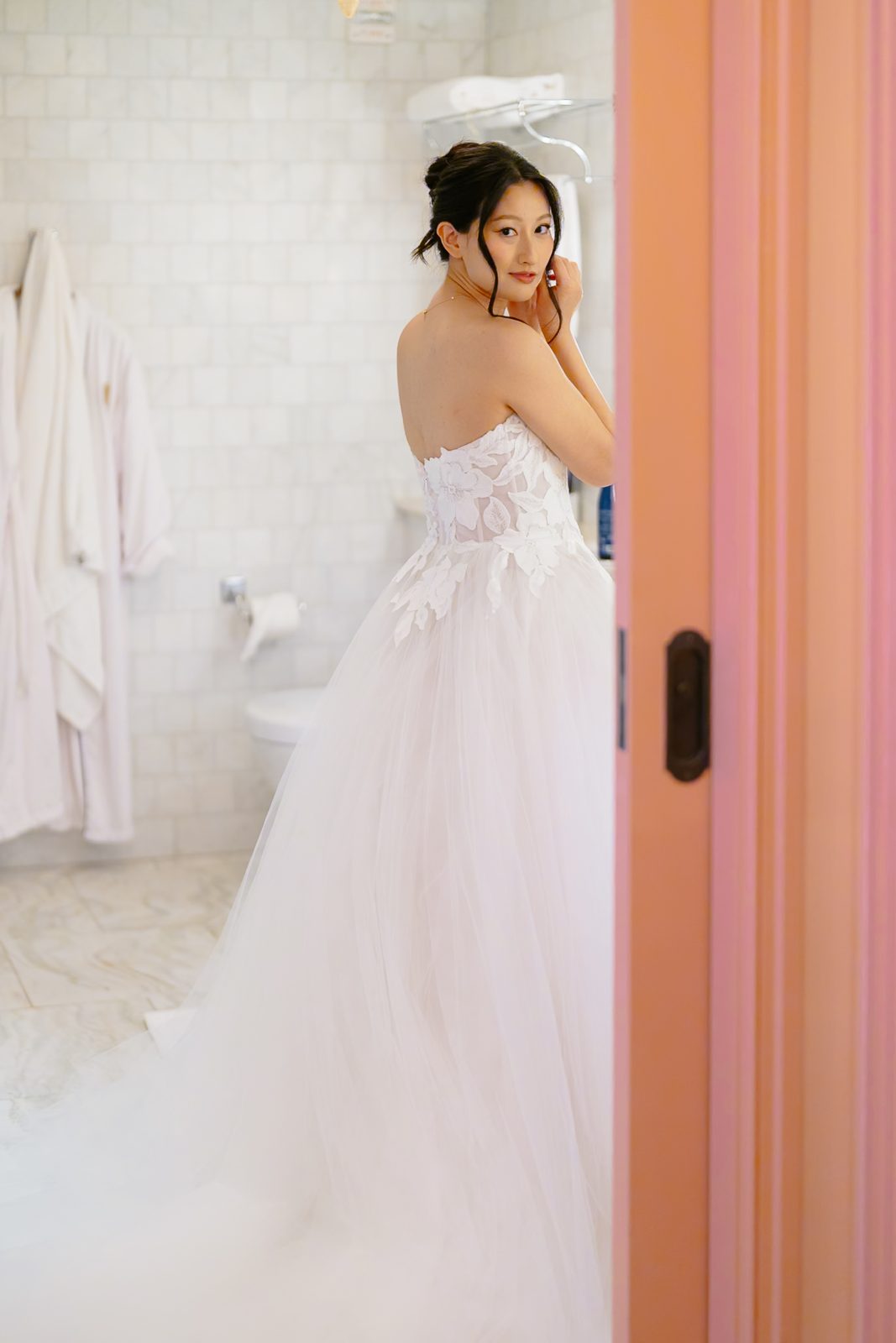 Getting ready at The Fifth Avenue Hotel before a Le Jardin sur Madison wedding